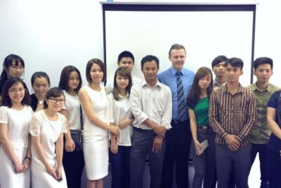 Phụ huynh học sinh được giải đáp mọi thắc mắc trong buổi hội thảo Du học Ireland và Anh Quốc ngày 28/5/2016