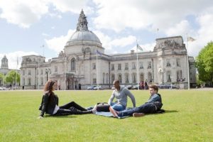 Du hoc Anh Quoc phải làm quen với phương pháp học tập mới