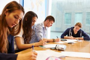 Du học Anh so sánh 2 chương trình A – Level và Foundation