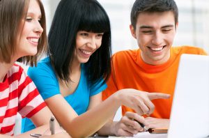 Làm thêm khi đi du học Canada – bạn có muốn?