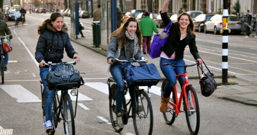 Tính cách người Hà Lan: Du học sinh Việt cần biết gì để hòa nhập?