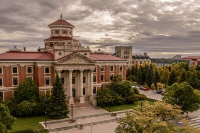 Những trường chất lượng nhưng có mức học phí cực tiết kiệm tại Canada – Phần 2