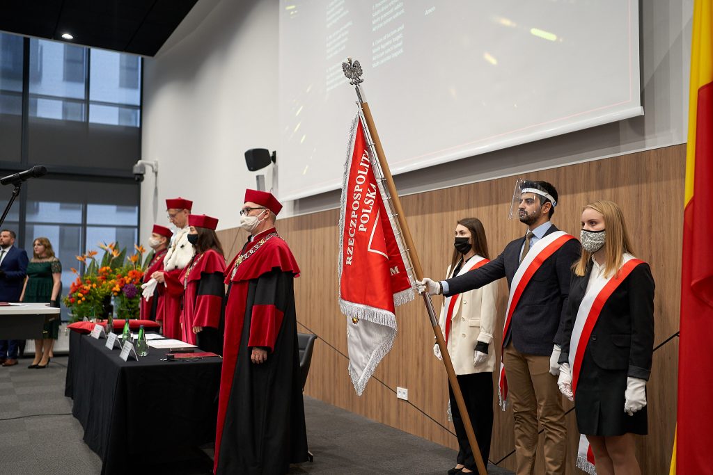 University of Economics and Human Sciences in Warsaw luôn có thứ hạng cao trên thang điểm xếp hạng