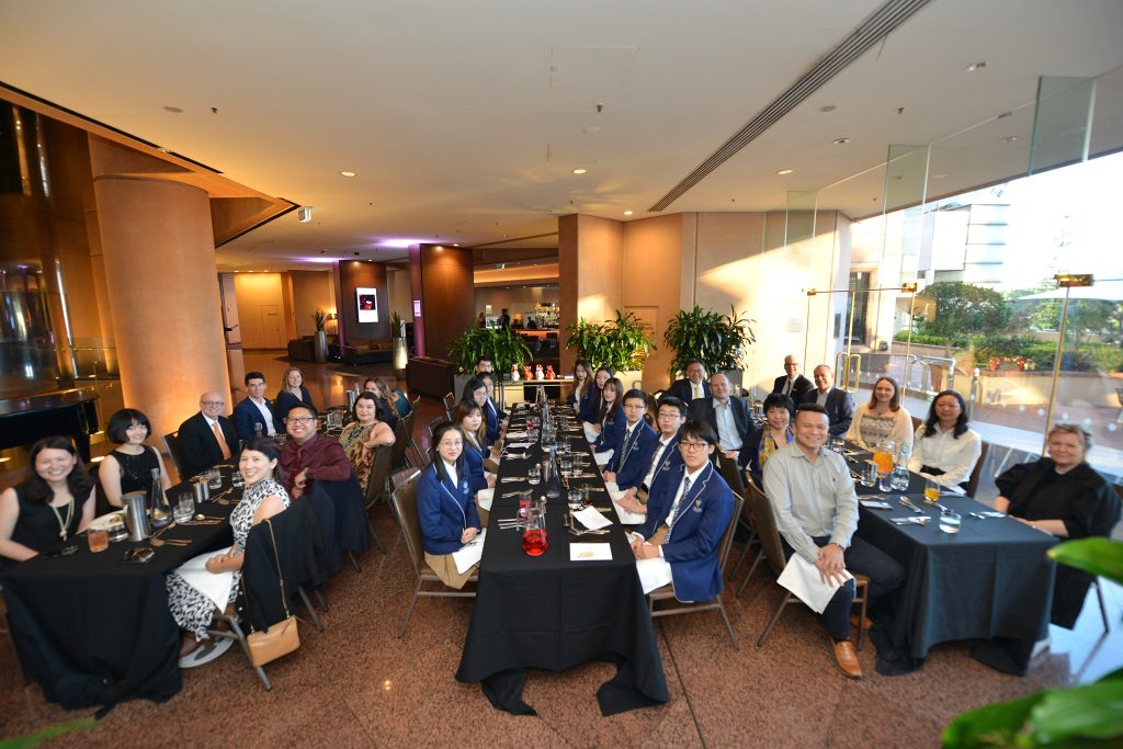 Dịch vụ tại Adelaide Education Group rất đa dạng