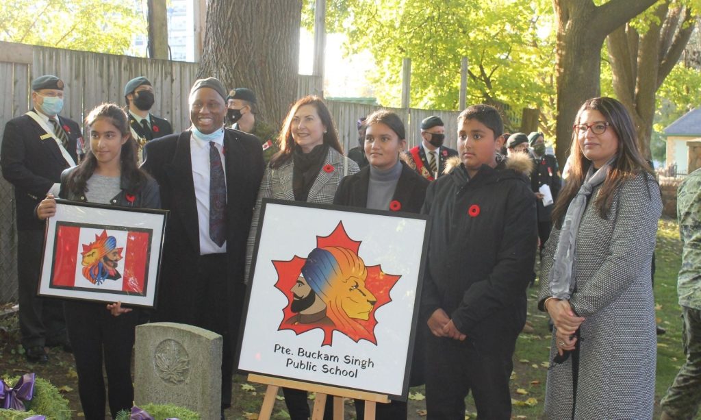 Peel District School Board cung cấp nhiều lựa chọn chương trình cung cấp nhiều cơ hội học tập.