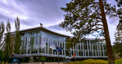 DU HỌC CANADA: THOMPSON RIVER UNIVERSITY