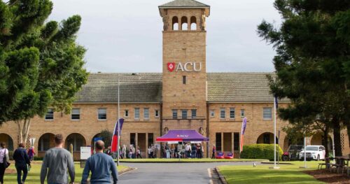 DU HỌC ÚC: VỚI AUSTRALIAN CATHOLIC UNIVERSITY DU HỌC TRƯỜNG CÔNG GIÁO HOÀN TOÀN CÓ THỂ