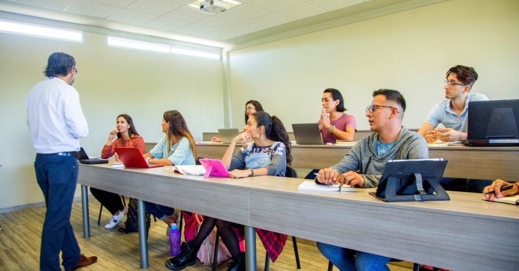 Sử dụng Nền tảng ApplyBoard, sinh viên sẽ được khám phá các chương trình. 