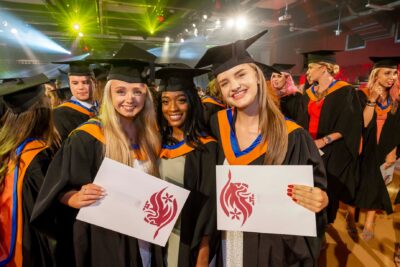 DU HỌC ANH: BẬC CAO ĐẲNG TẠI TRƯỜNG QUỐC TẾ DE MONTFORT UNIVERSITY INTERNATIONAL