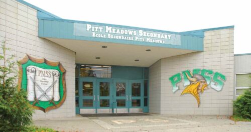 DU HỌC CANADA: MAPLE RIDGE PITT MEADOWS INTERNATIONAL PROGRAM ĐỂ TRẢI NGHIỆM CHƯƠNG TRÌNH QUỐC TẾ CÓ TÊN TUỔI 20 NĂM