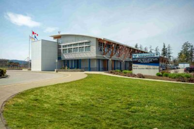 DU HỌC CANADA: SAANICH SCHOOLS CỘNG ĐỒNG TRƯỜNG HỌC THUỘC TỈNH BANG BRITISH COLUMBIA