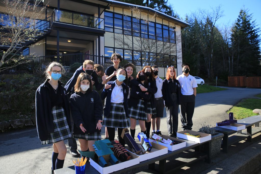 Giám sát học tập tại St. John’s Academy rất nghiêm ngặt