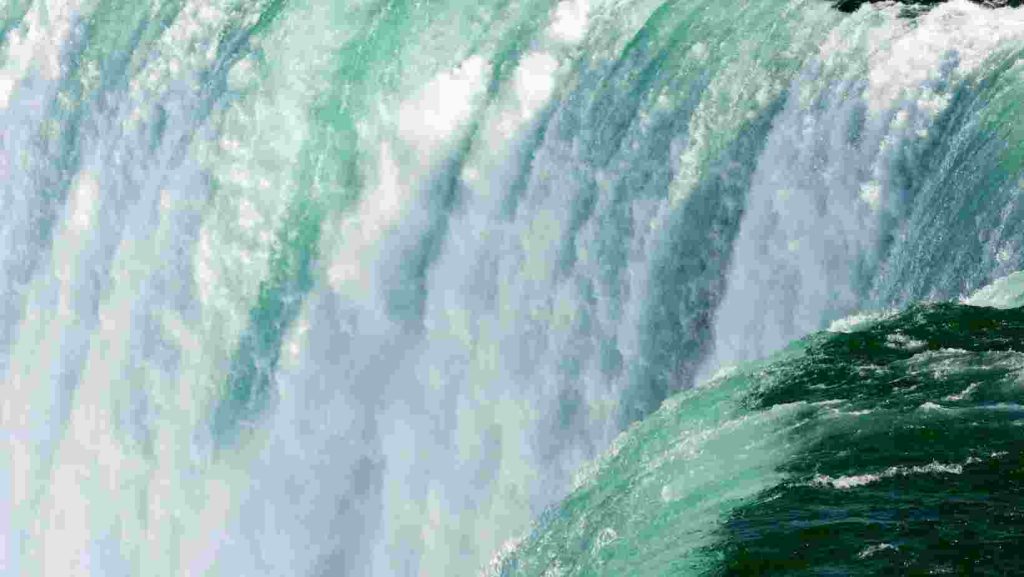 Du học Canada tại tỉnh bang Ontario để tham quan thác Niagara