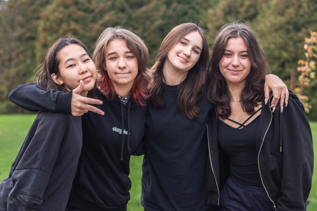 London International Academy là trường tư thục