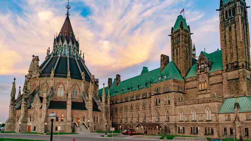 Du học Canada trọn trường cũng cần cân nhắc yếu tố tài chính