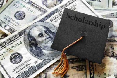 Du học EduTrust: Phân biệt học bổng và hỗ trợ tài chính