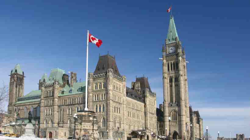 du học Canada ngắn hạn cần xin visa