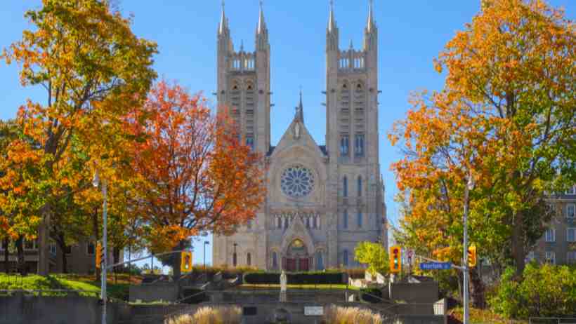 du lịch Canada cần xin visa trước khi nhập cảnh