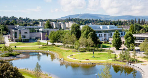 TRƯỜNG ĐẠI HỌC “LÂU ĐỜI” TẠI IRELAND