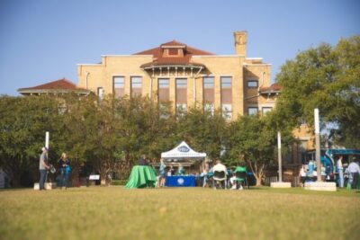 Du học Mỹ: University Of West Florida nằm tại bang Florida