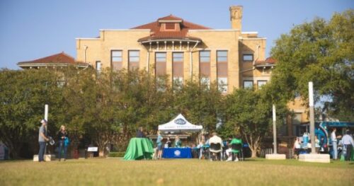Du học Mỹ: University Of West Florida nằm tại bang Florida