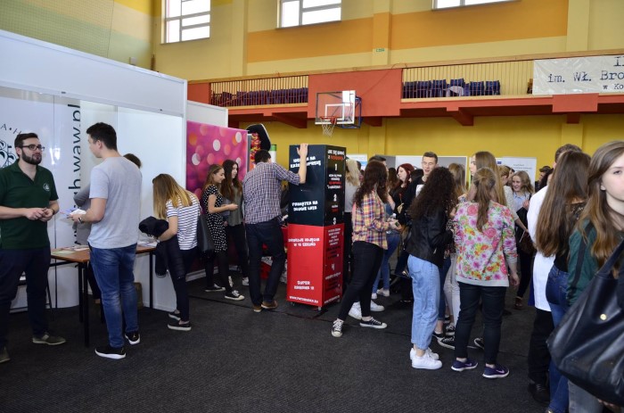 Warsaw University of Economics giảng dạy một số chương trình thiết yếu về kinh tế