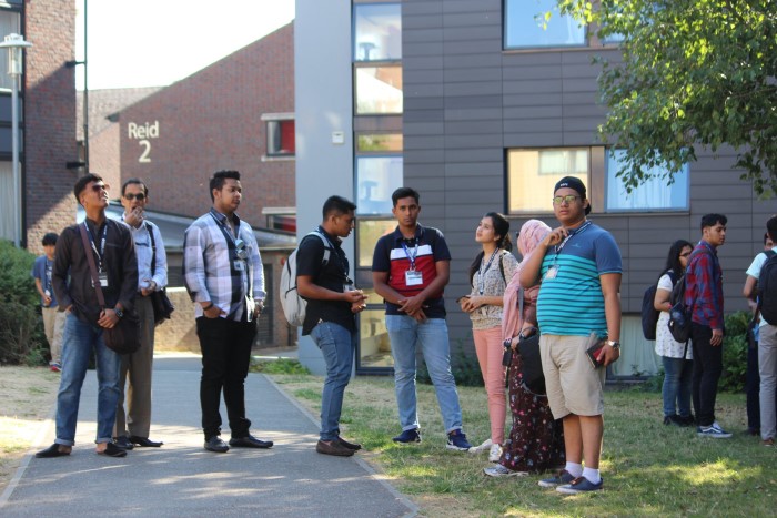 Royal Holloway University of London có nhiều dịch vụ dành cho sinh viên