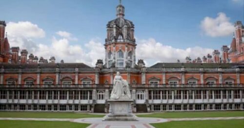 Du học Anh: Royal Holloway University of London một trong những trường đại học đầu tiên dành cho phụ nữ tại Anh