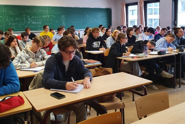 Universite Catholique De L'Ouest môi trường học tiêu biểu nước Pháp