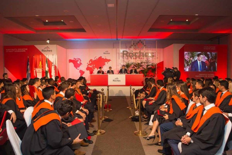 Les Roches International Hotel Management School thiết kế nhiều khóa học khác nhau