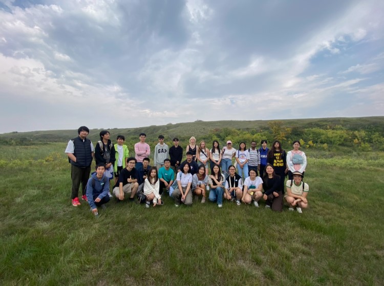 Học sinh Saskatoon International Education đi dã ngoại