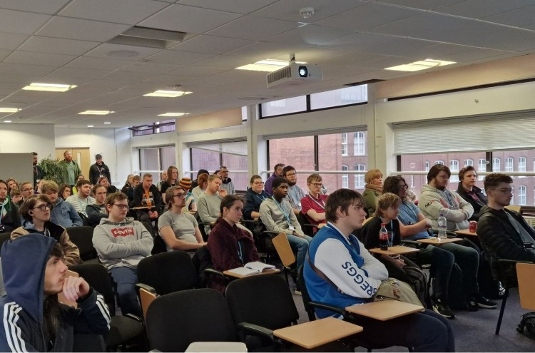 Hãy lựa chọn chương trình phù hợp tại University Centre Leeds