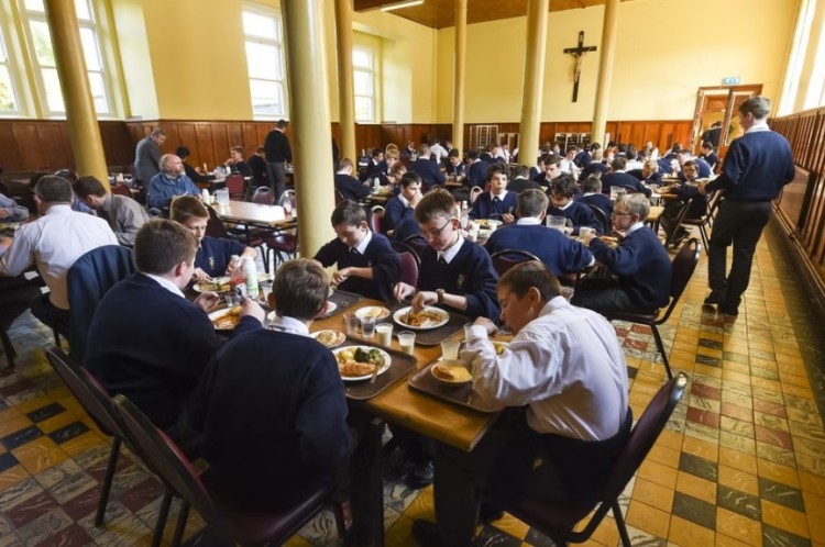 du học Ireland chương trình nội trú mang lại nhiều thuận lợi