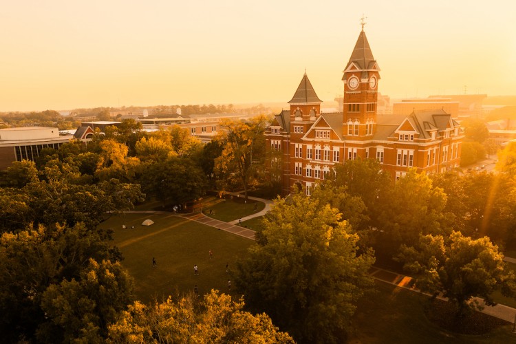 Khuôn viên tuyệt đẹp của Auburn University