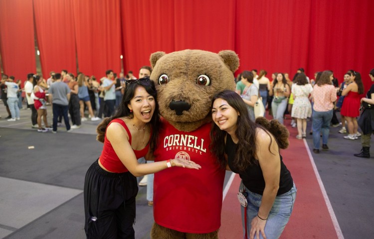 Linh vật của Cornell University