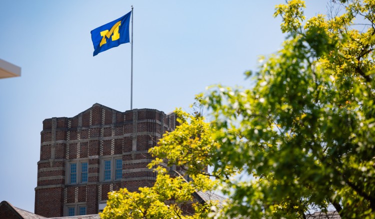 Biểu tượng của University Of Michigan