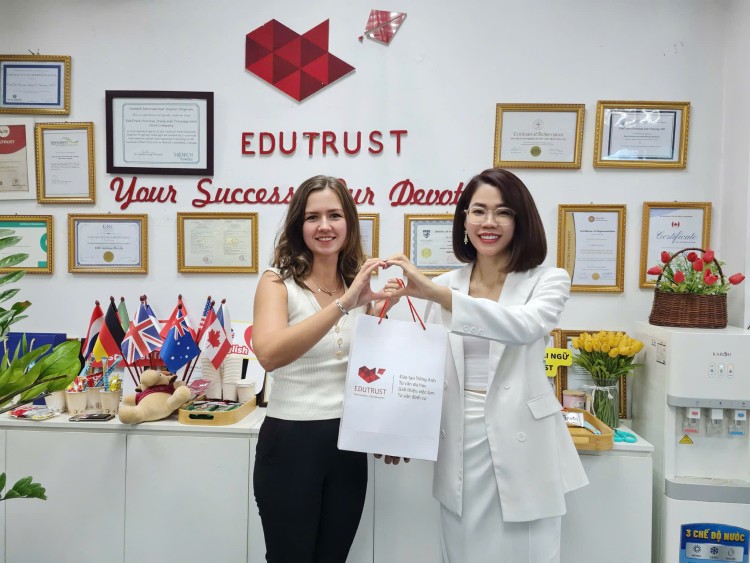 Review sau sự kiện gặp gỡ đại diện trường Rotterdam University of Applied Sciences