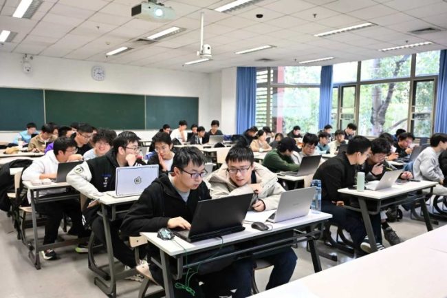 Sinh viên đại học Thanh Hoa trong giảng đường