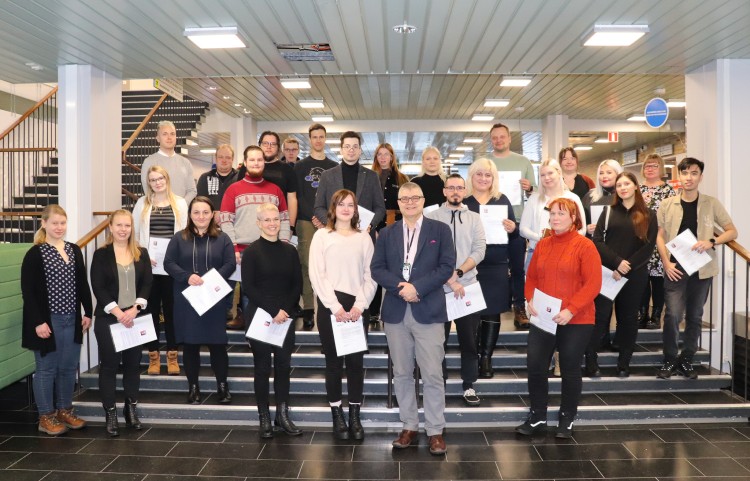 Karelia University of Applied Sciences sinh viên cùng các giáo sư