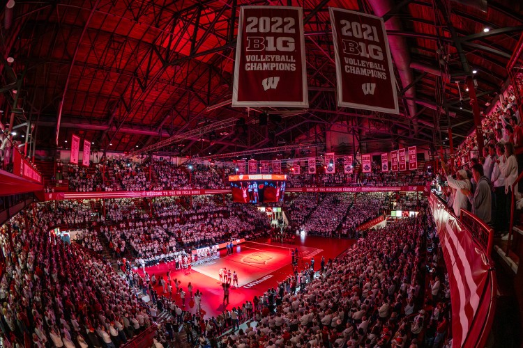 University of Wisconsin-Madison có sân vận động hoành tráng