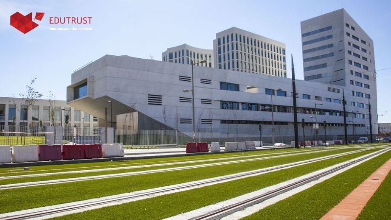 Các trường đại học ở Tây Ban Nha khu Andalucia